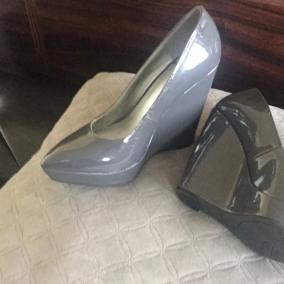 Smoke Gray heels - Picture 3 of 6